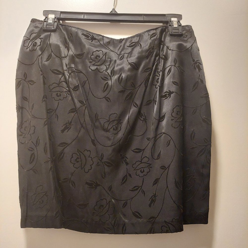 NWOT black satin velvet flocked mini skirt, Size 9